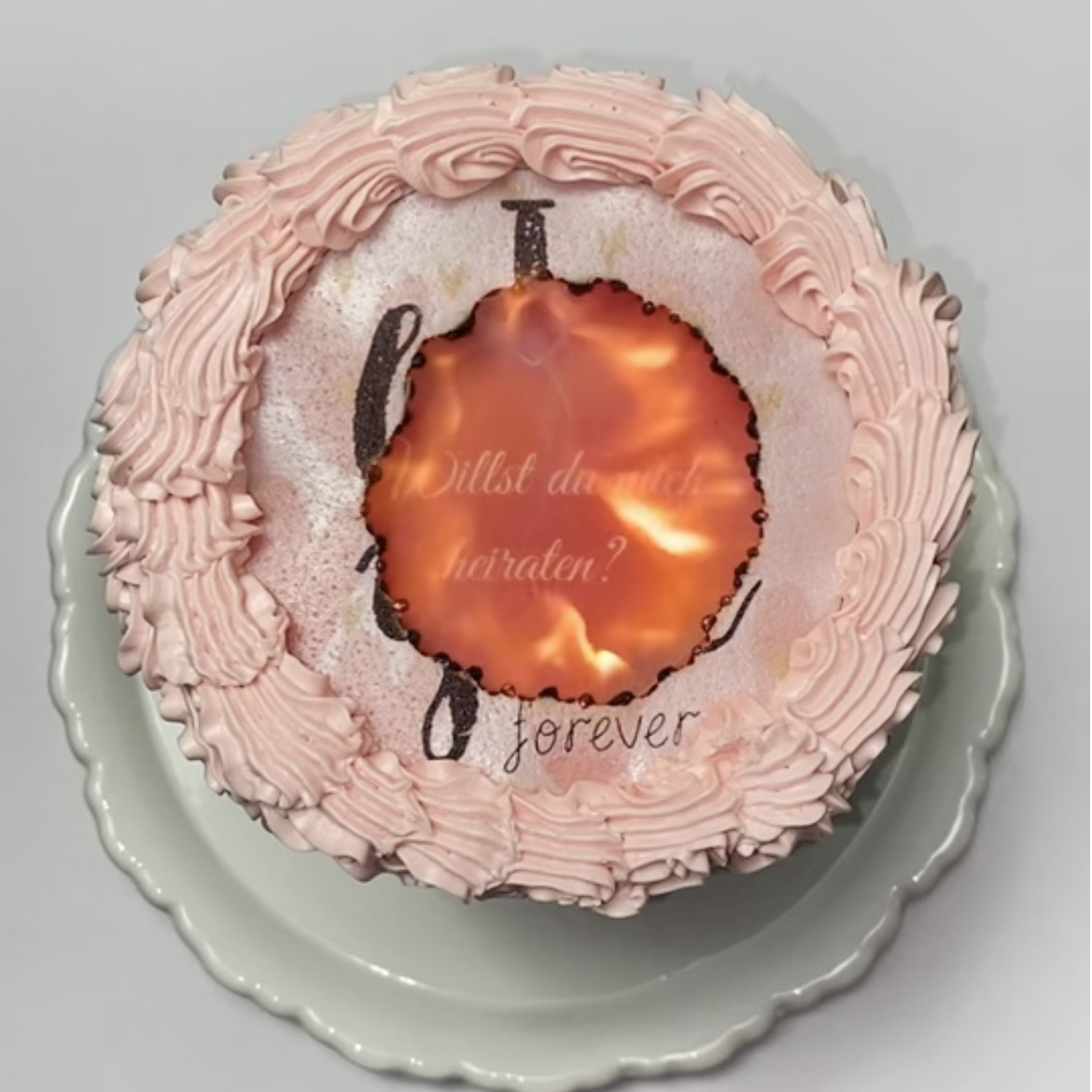 Burn Away Cake: Love you/Willst du mich heiraten?
